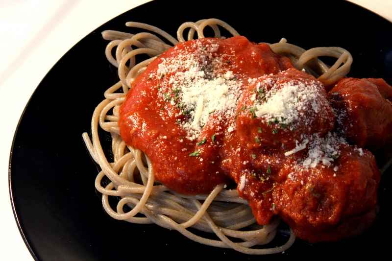 Spaghetti sauce cooked in red wine